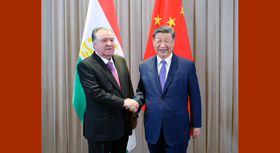 习近平会见塔吉克斯坦总统拉赫蒙