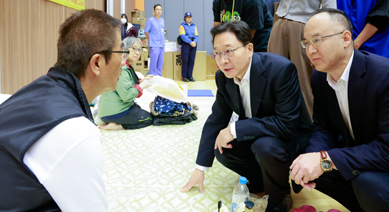 周霁农融探望慰问受灾人员